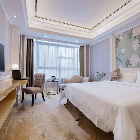Vienna International Shenzhen Tianan Digital City Екстер'єр фото