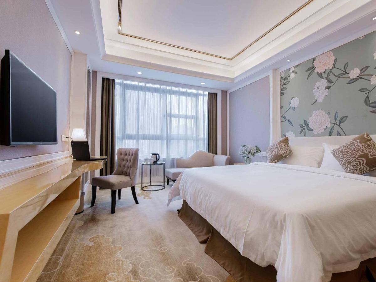 Vienna International Shenzhen Tianan Digital City Екстер'єр фото