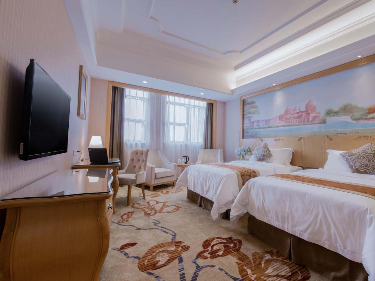 Vienna International Shenzhen Tianan Digital City Екстер'єр фото