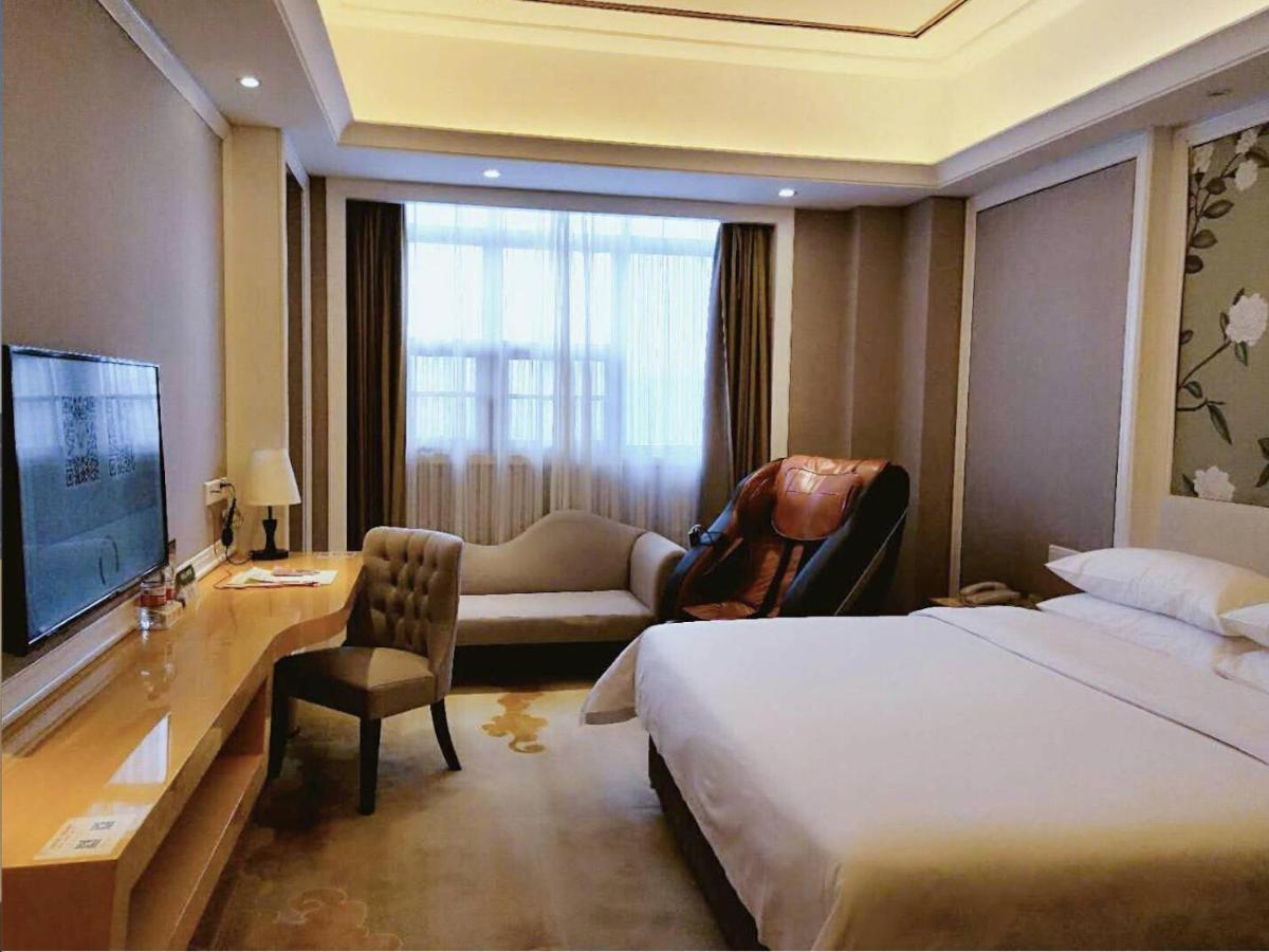 Vienna International Shenzhen Tianan Digital City Екстер'єр фото