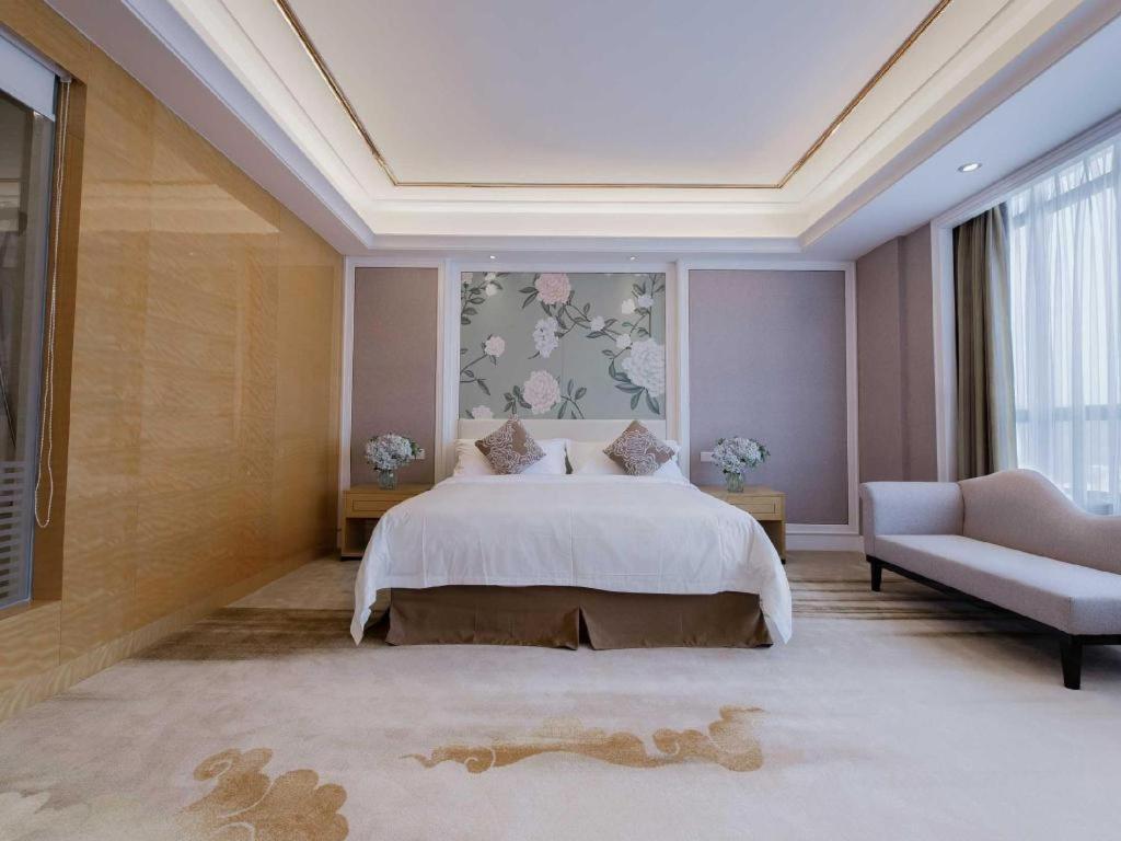 Vienna International Shenzhen Tianan Digital City Екстер'єр фото