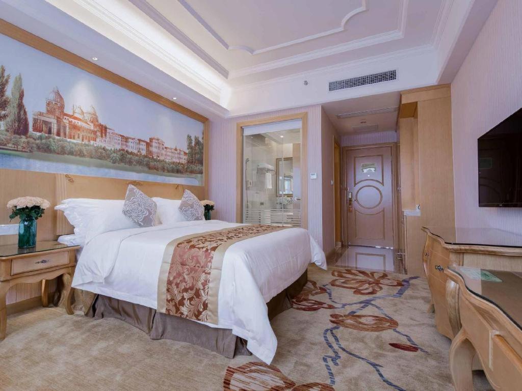 Vienna International Shenzhen Tianan Digital City Екстер'єр фото