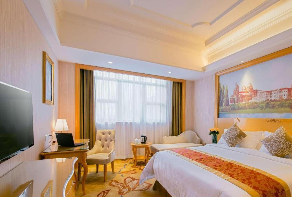 Vienna International Shenzhen Tianan Digital City Екстер'єр фото