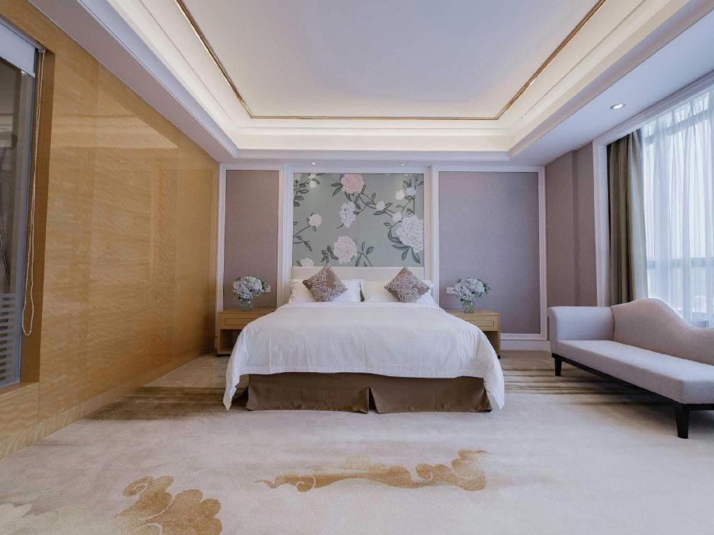 Vienna International Shenzhen Tianan Digital City Екстер'єр фото