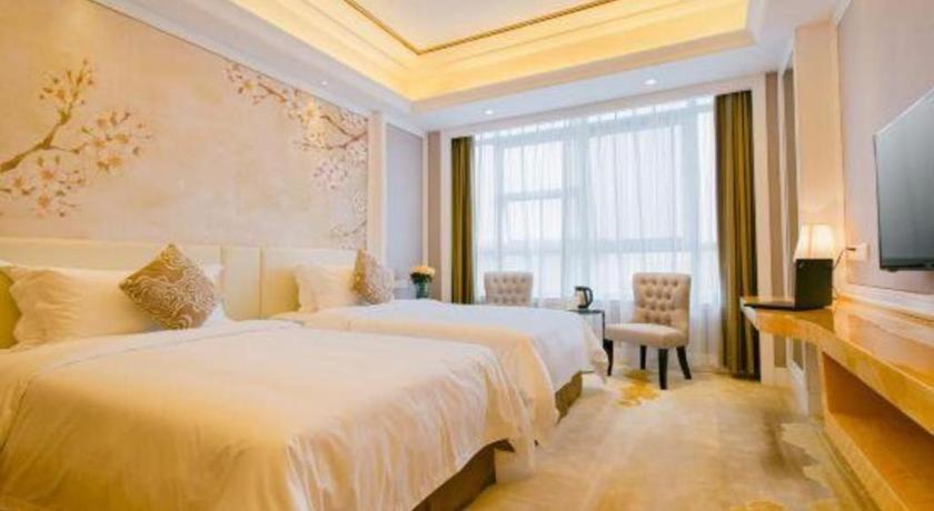 Vienna International Shenzhen Tianan Digital City Екстер'єр фото